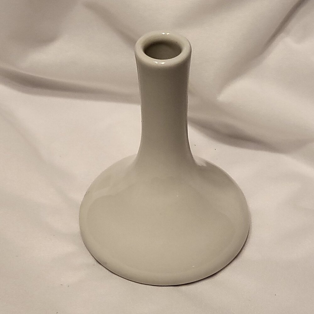 Minimalist Ceramic Bud Vase in White
